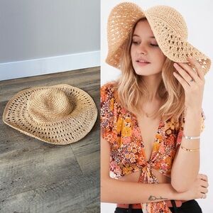 Kimchi Blue Sun Daze Straw Floppy Hat